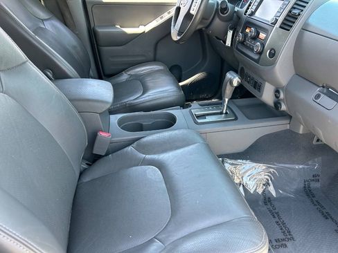 Used 2019 Nissan Frontier SL RWD image 12