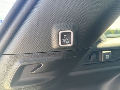 New 2025 Jeep Grand Cherokee Altitude image 15