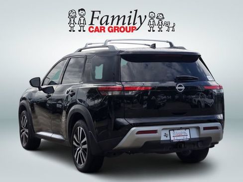 Used 2024 Nissan Pathfinder Platinum AWD/4WD image 3