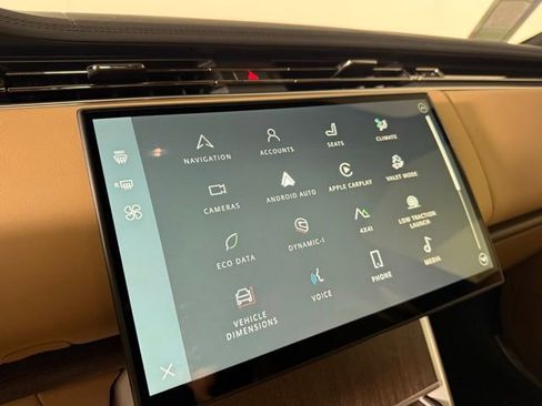 New 2025 Land Rover Range Rover Long Wheelbase SE image 23