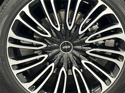 New 2026 Lincoln Aviator Black Label w/ Dynamic Handling Package image 5