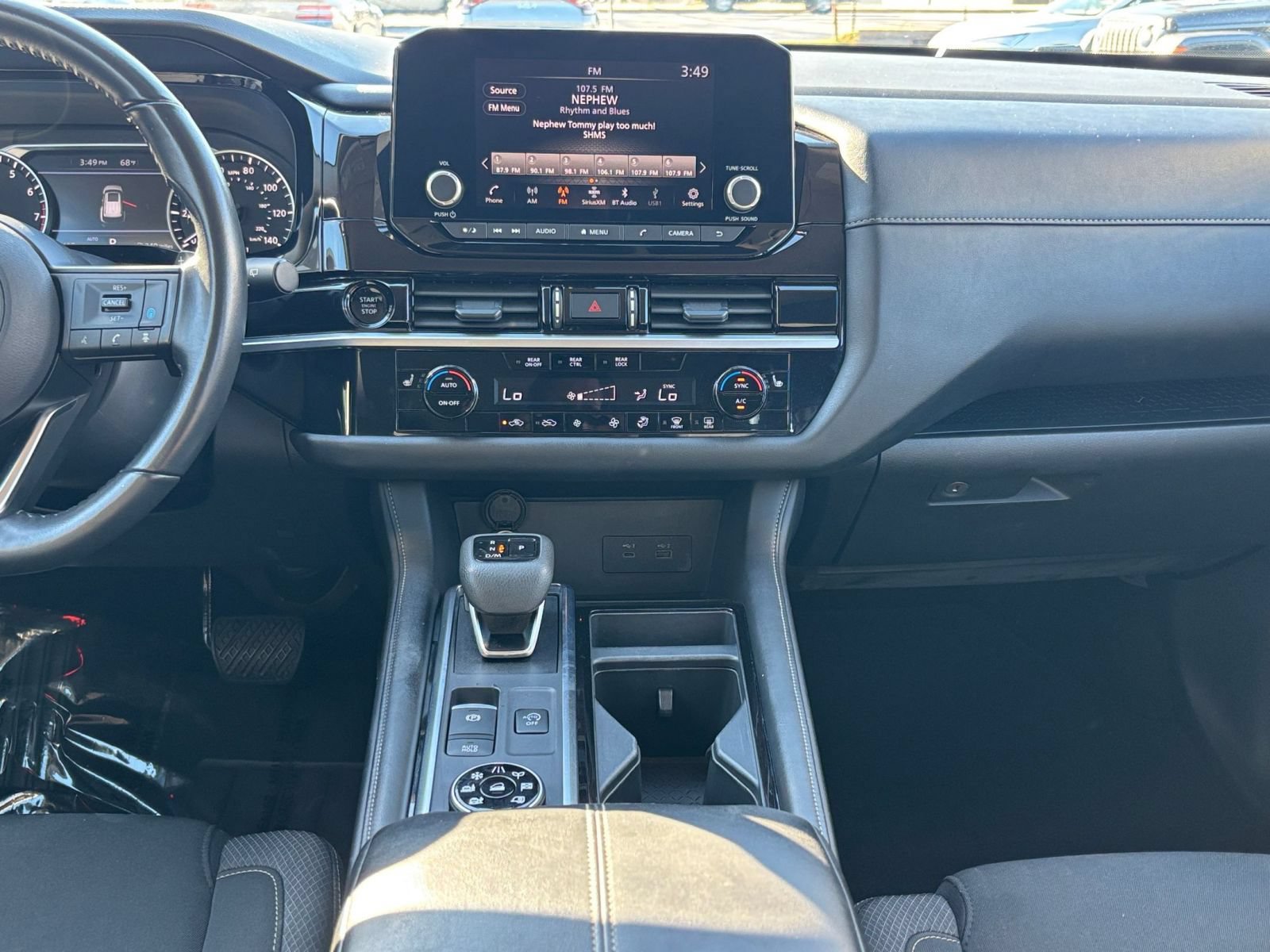 Used 2025 Nissan Pathfinder SV AWD/4WD image 16