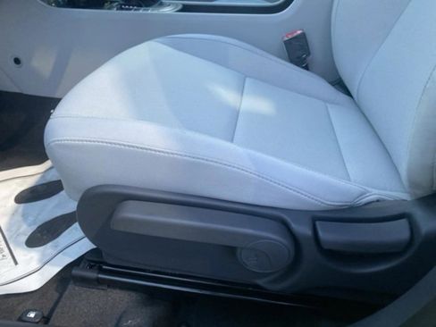 New 2026 Hyundai Kona SE FWD image 28