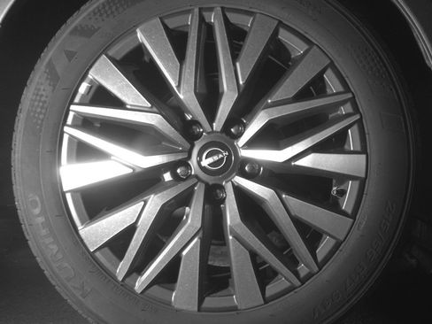 Used 2025 Nissan Altima 2.5 SV FWD image 15