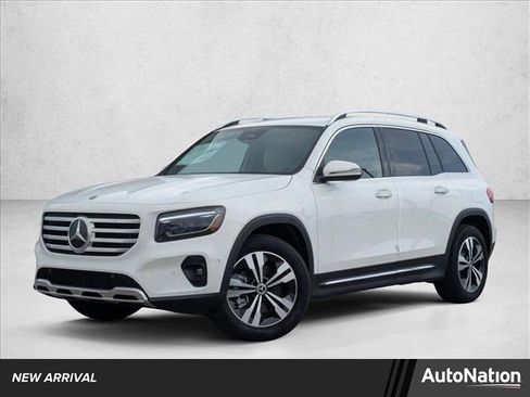 Used 2025 Mercedes-Benz GLB 250 4MATIC image 1