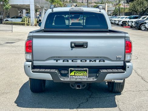 Used 2020 Toyota Tacoma TRD Sport w/ Technology Package RWD image 7