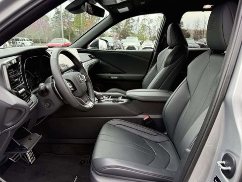 Used 2026 Lexus TX 500h AWD image 14