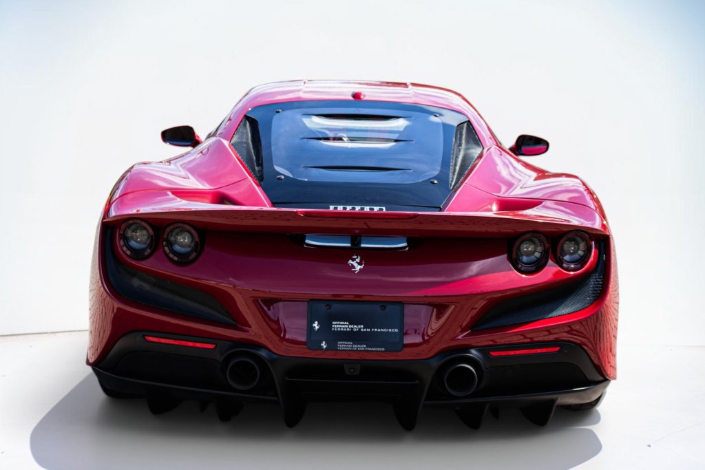 Certified 2022 Ferrari F8 Tributo RWD image 7