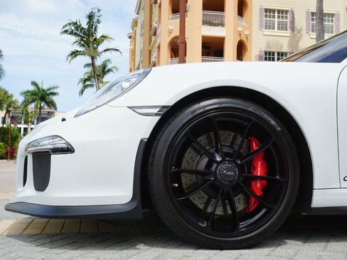 Used 2015 Porsche 911 GT3 RWD image 43
