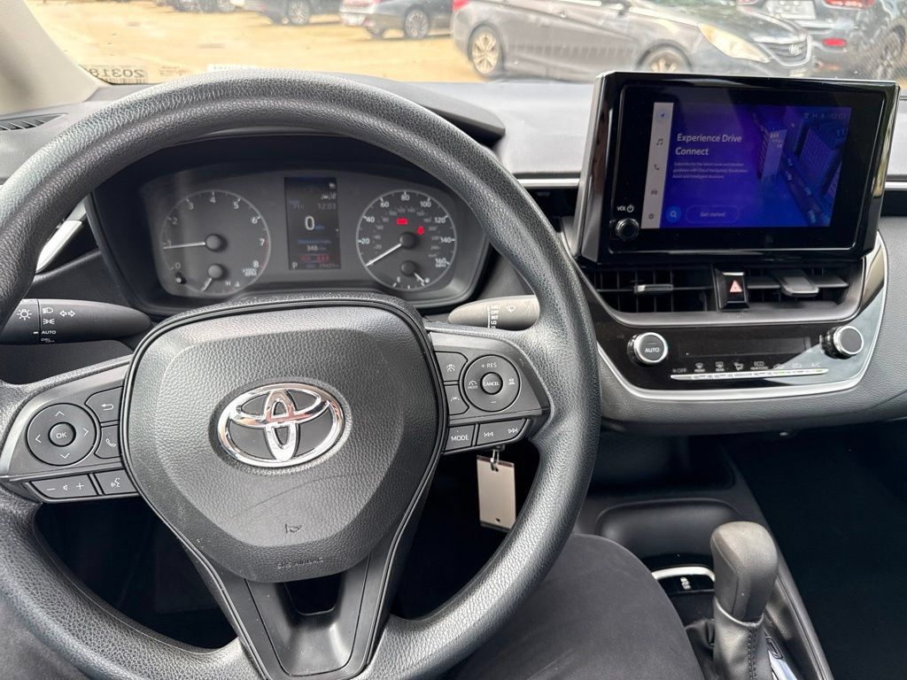 Used 2025 Toyota Corolla LE FWD image 19