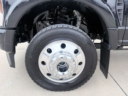 Used 2025 Ford F450 Platinum w/ FX4 Off-Road Package image 25