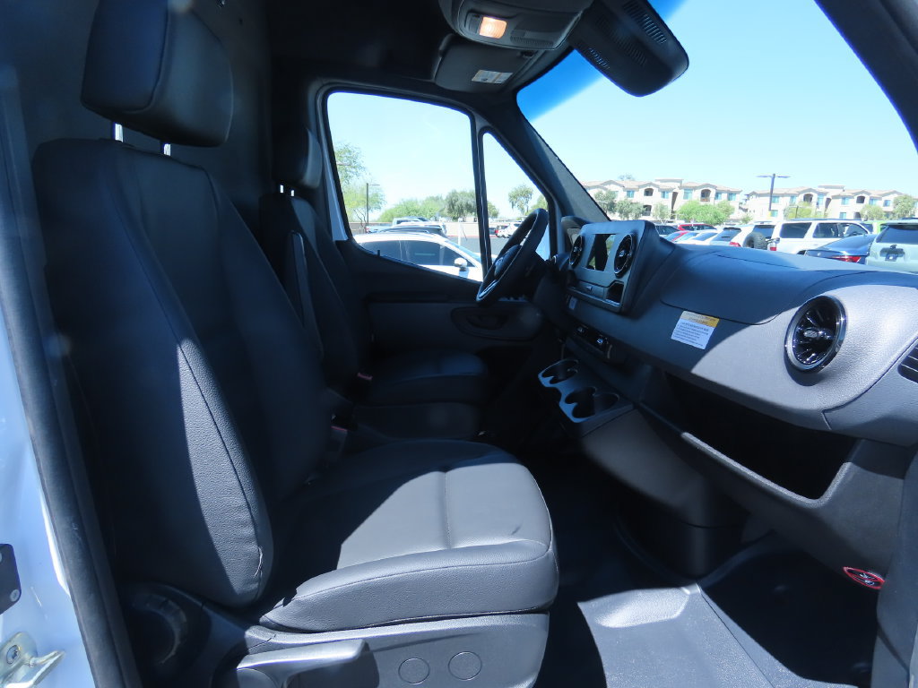Used 2024 Mercedes-Benz Sprinter 2500 image 20