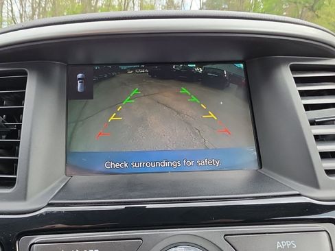 Used 2017 Nissan Pathfinder SV AWD/4WD image 15