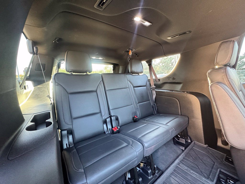 Used 2025 Chevrolet Suburban High Country AWD/4WD image 42