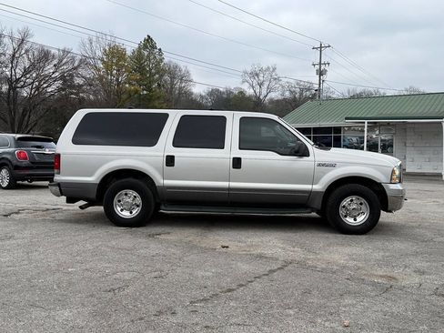 Used 2005 Ford Excursion XLT image 8