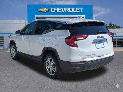 Used 2024 GMC Terrain SLE FWD image 4