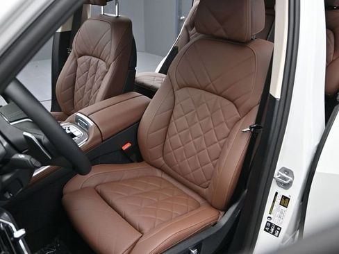 New 2026 BMW X7 xDrive40i image 13