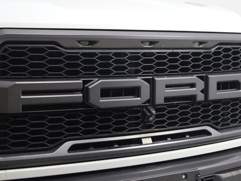 Used 2017 Ford F150 Raptor w/ Equipment Group 802A Luxury AWD/4WD image 19