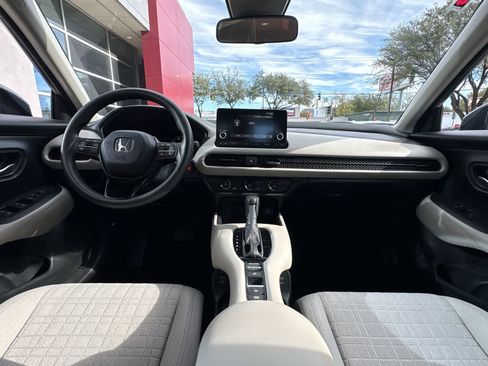 Used 2025 Honda HR-V LX image 9
