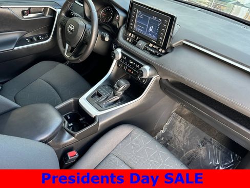 Certified 2022 Toyota RAV4 XLE w/ Convenience Package image 17