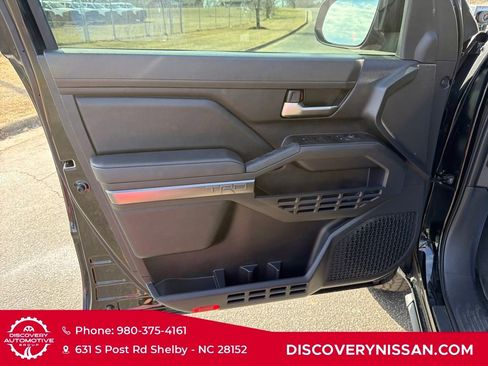 Used 2024 Toyota Tacoma TRD Off-Road image 11