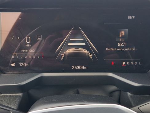 Used 2025 GMC Acadia Elevation FWD image 17