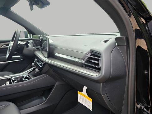 New 2026 Chevrolet Traverse LT w/ Midnight/Sport Edition AWD/4WD image 12
