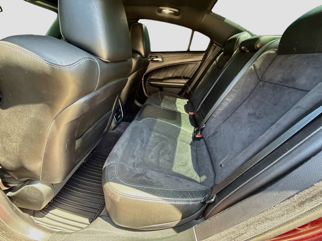 Used 2019 Dodge Charger Scat Pack w/ Dynamics Package RWD image 27