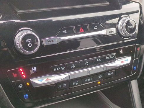 Used 2021 Ford Explorer Limited image 19