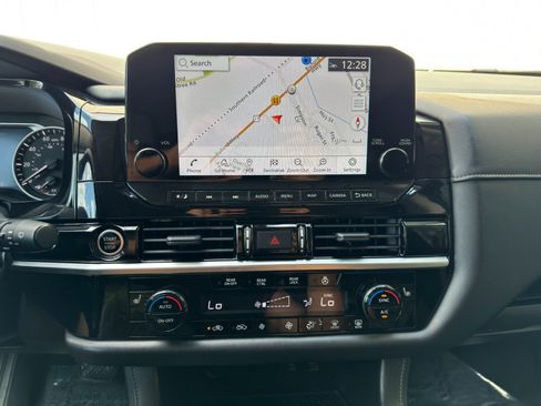 Used 2022 Nissan Pathfinder SL FWD image 22
