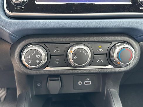 New 2025 Nissan Versa SV w/ Trunk Package image 18