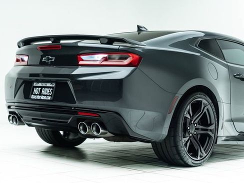 Used 2017 Chevrolet Camaro SS RWD image 14