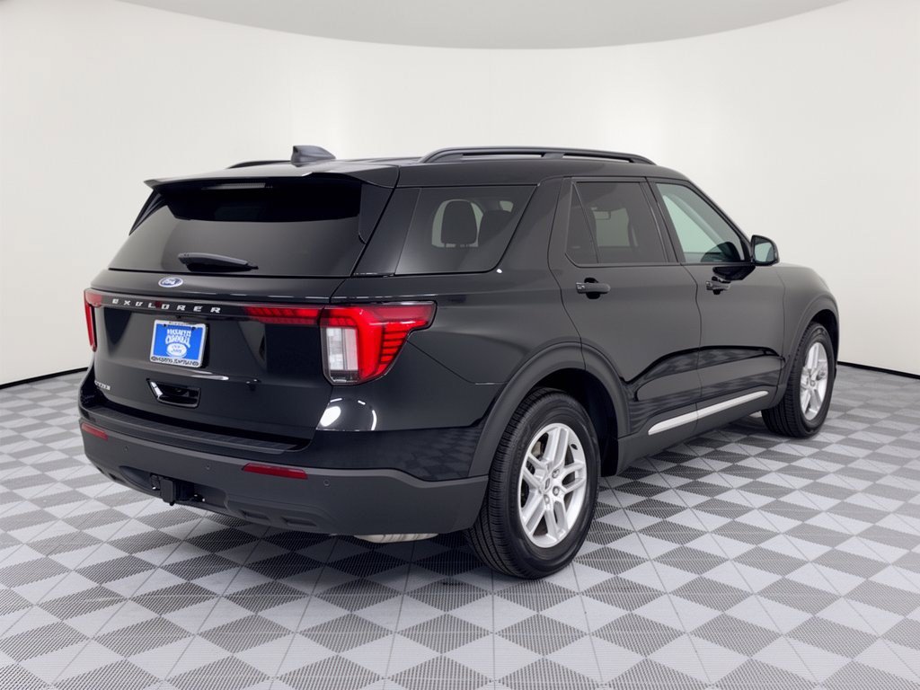 Certified 2025 Ford Explorer Active RWD image 9
