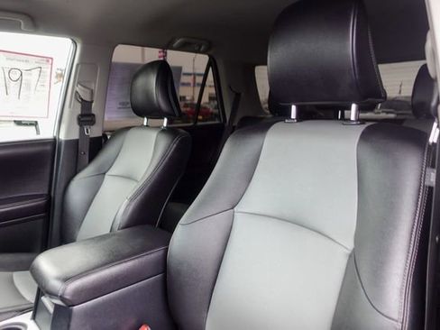 Certified 2017 Toyota 4Runner SR5 Premium w/ Preferred Accessory Package image 25