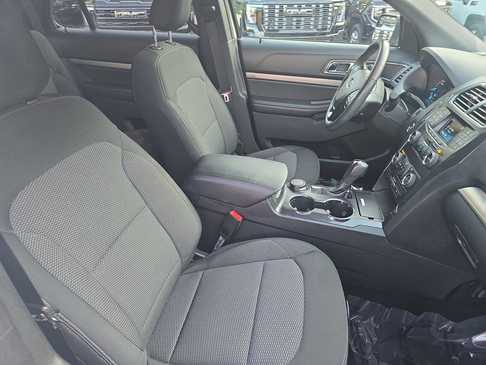 Used 2019 Ford Explorer XLT w/ Class III Trailer Tow Package AWD/4WD image 10