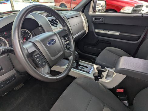 Used 2010 Ford Escape XLT image 17