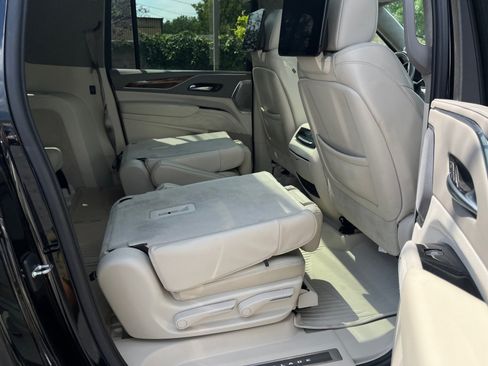 Used 2021 Cadillac Escalade ESV Premium Luxury Platinum w/ Heavy-Duty Trailer Package AWD/4WD image 27