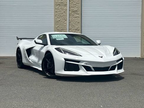 New 2026 Chevrolet Corvette E-Ray w/ ZER Performance Package AWD/4WD image 1