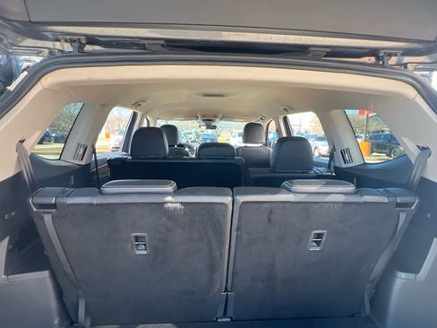 Used 2025 Volkswagen Atlas SE image 22