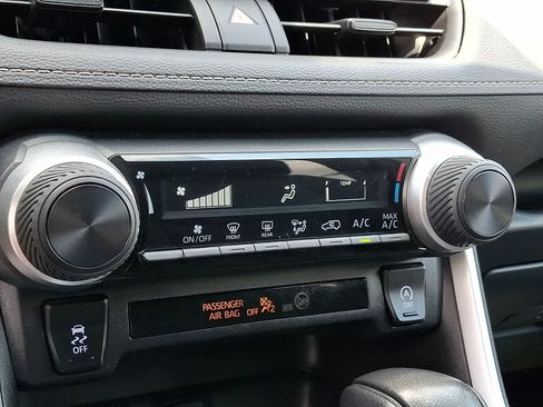 Certified 2022 Toyota RAV4 LE AWD/4WD image 19