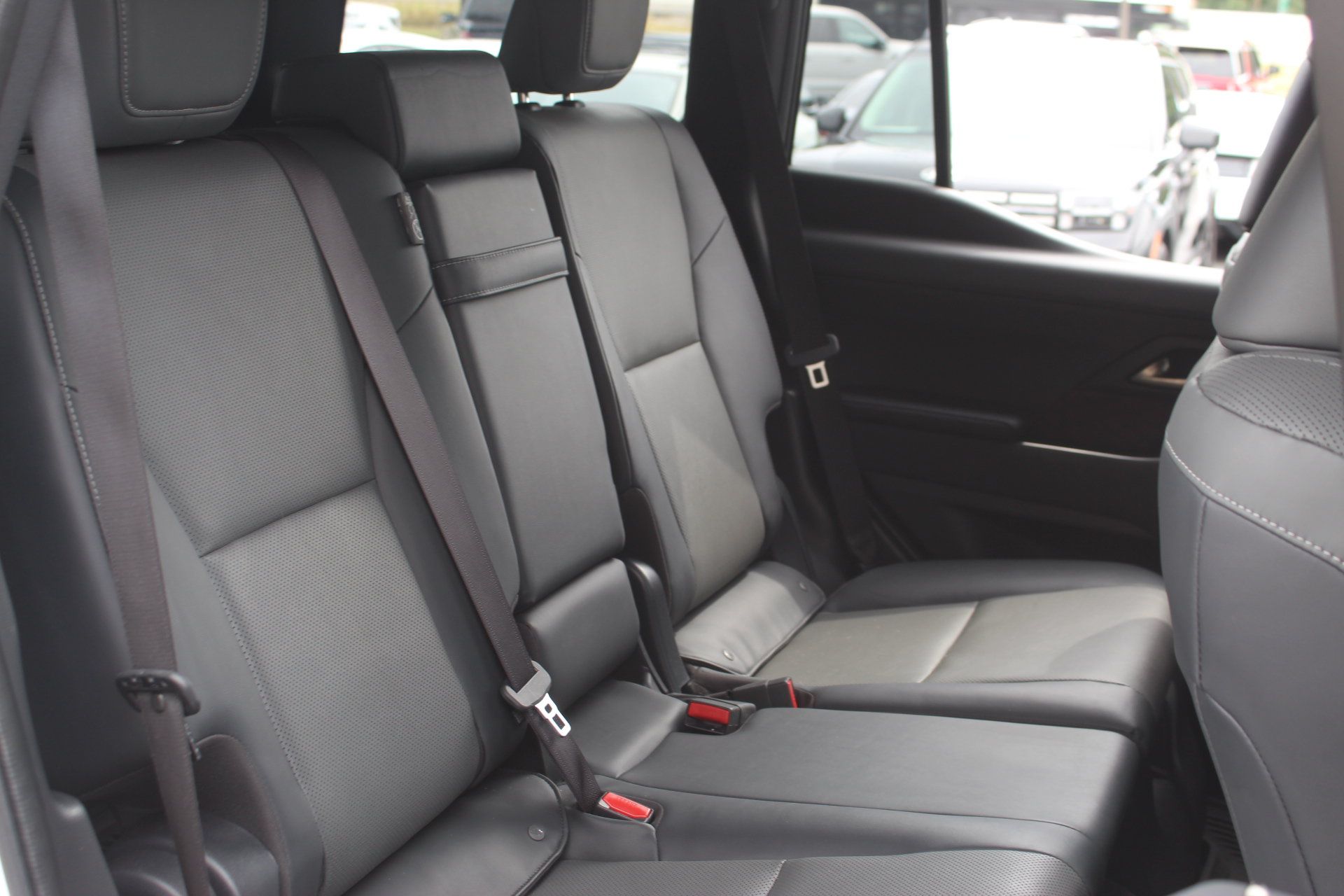 Used 2024 Lexus GX 550 w/ Accessory Package (Z1) AWD/4WD image 35