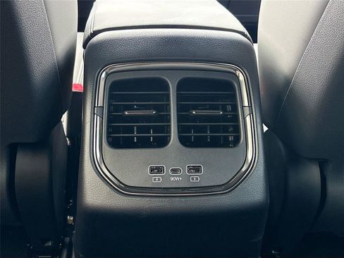 New 2025 VinFast VF 8 Plus image 25