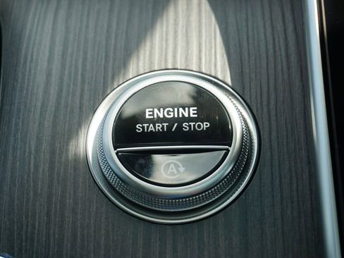 Certified 2025 Mercedes-Benz GLC 300 4MATIC image 30