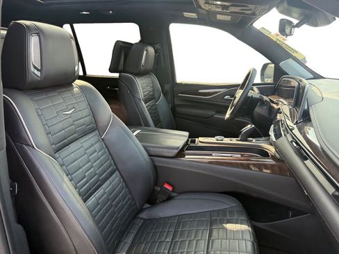 Used 2023 Cadillac Escalade Sport Platinum image 17