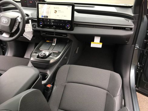 New 2026 Toyota C-HR w/ Cold Weather Package AWD/4WD image 30