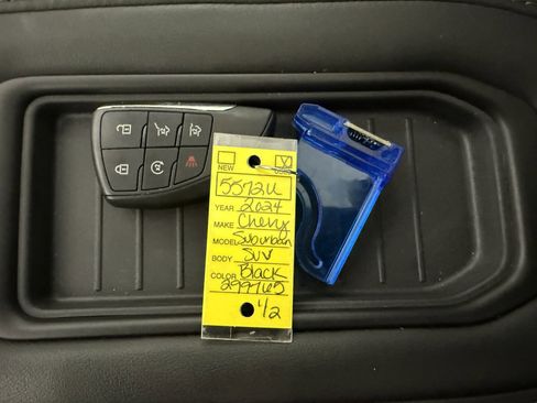 Used 2024 Chevrolet Suburban Z71 w/ Luxury Package image 38