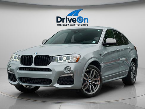 Used 2018 BMW X4 M40i image 4
