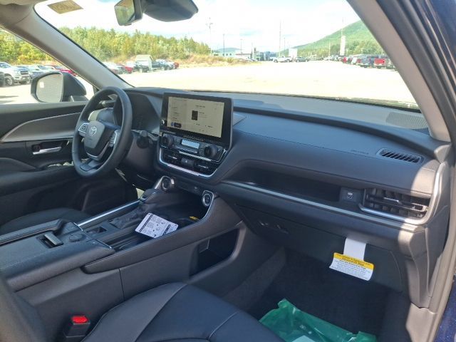 New 2026 Toyota Grand Highlander XLE FWD image 31