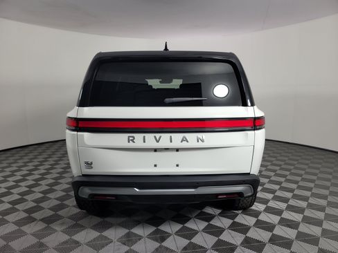 Used 2024 Rivian R1S Adventure AWD/4WD image 4