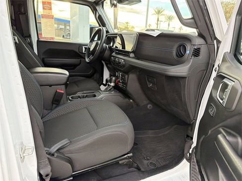 Used 2024 Jeep Wrangler Unlimited Rubicon 4xe image 26